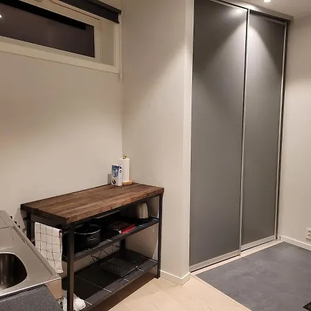 Med Kjøkkenkrok I 2 Etg *