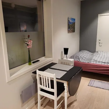 Apartment Med Kjokkenkrok I 2 Etg *