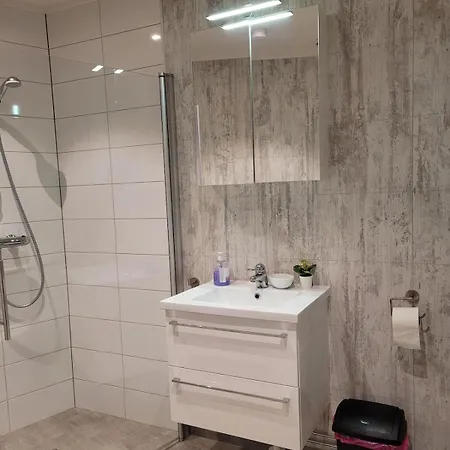 Med Kjokkenkrok I 2 Etg Apartment *