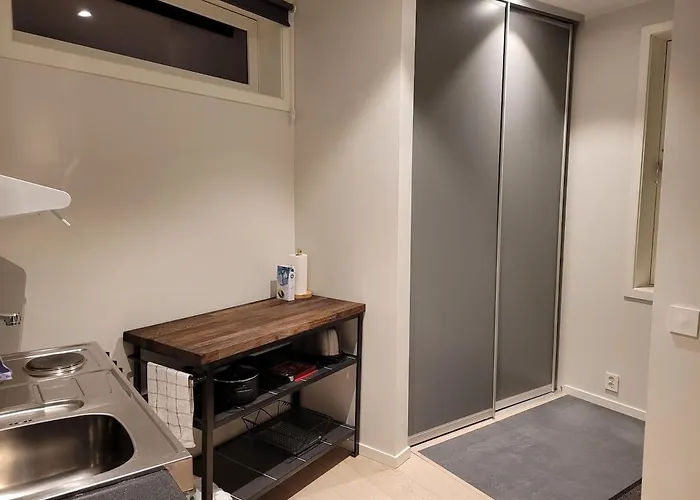 Med Kjøkkenkrok I 2 Etg *